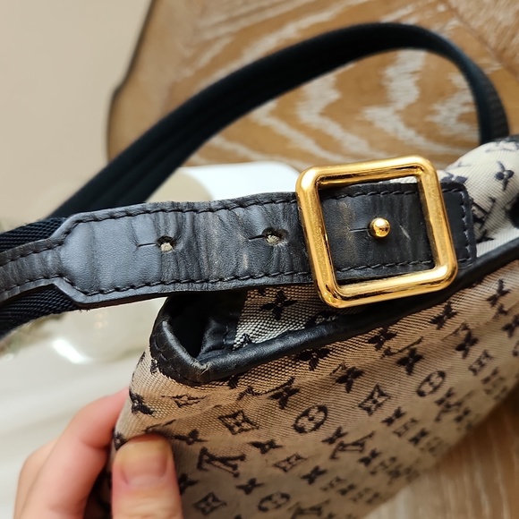 LOUIS VUITTON Mini Lin Navy Blue Crossbody/ Shoulder Bag - Picture 6 of 17